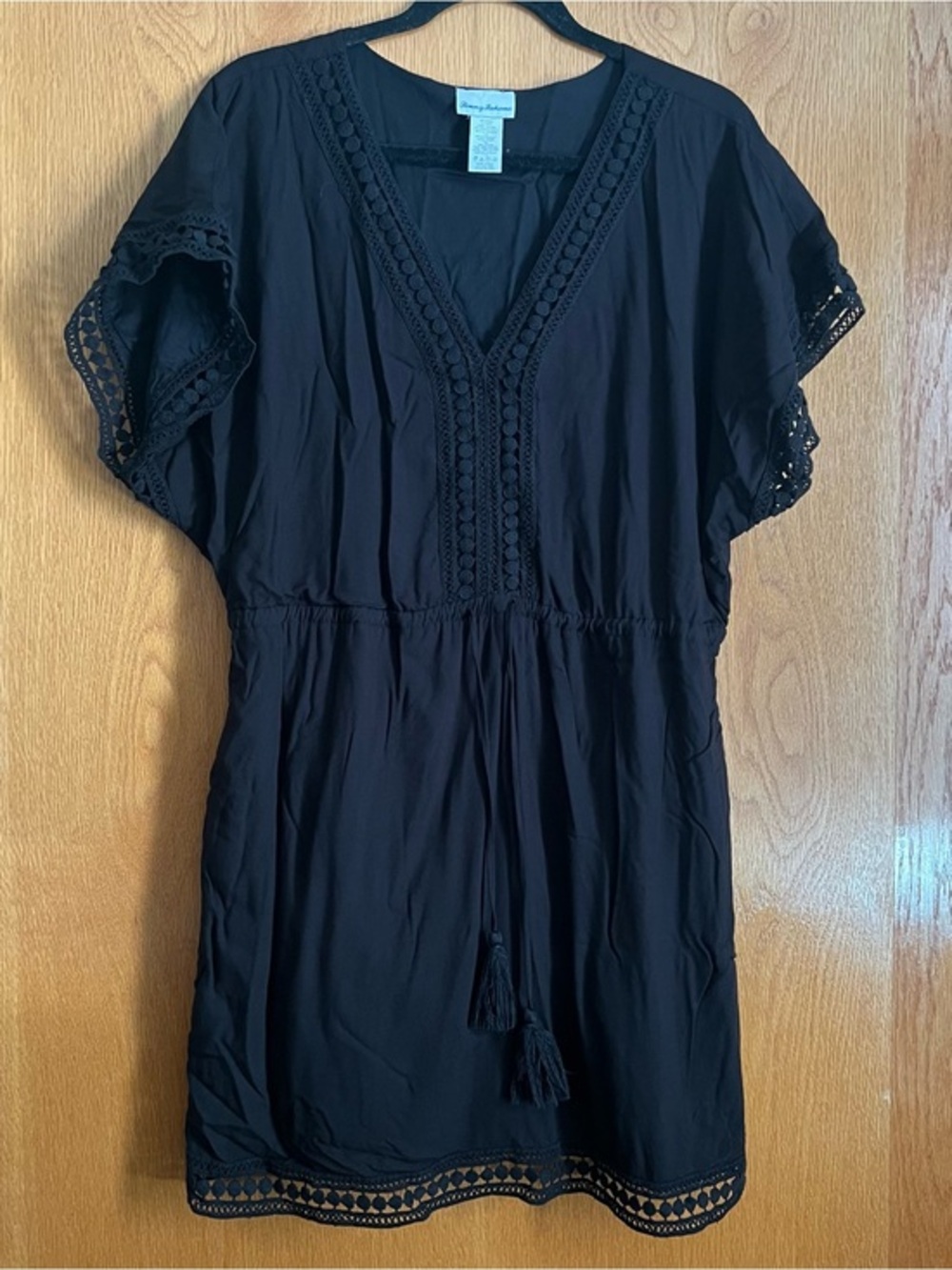 Tommy Bahama black cotton blend pullover swimsuit cover. Size large